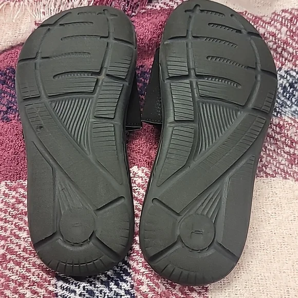 Under Armour Slides size 5 - Picture 4 of 4